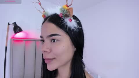 Cris  online show from November 2025 04:11:02 PM