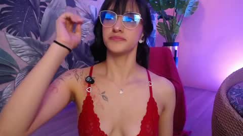 Snapshot of valery_blush chatting on April 2026 04:26:01 AM valery_blush online show from April 2026 04:26:01 AM