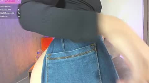 Snapshot of valery_evaans chatting on September 2025 04:01:02 AM Valery Evans online show from September 2025 04:01:02 AM