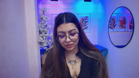 Snapshot of valery_m00n chatting on October 2025 12:20:01 PM VALERY.  online show from October 2025 12:20:01 PM
