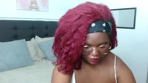 valery_martinez_13 online show from May 2026 02:00:01 PM