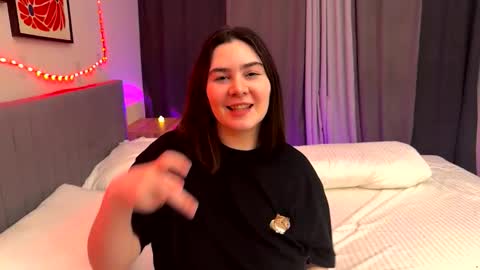 valevaweheart online show from March 2026 04:00:01 PM