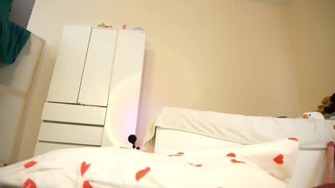 Snapshot of valhalla_5 chatting on February 2026 10:44:02 AM Lily online show from February 2026 10:44:02 AM