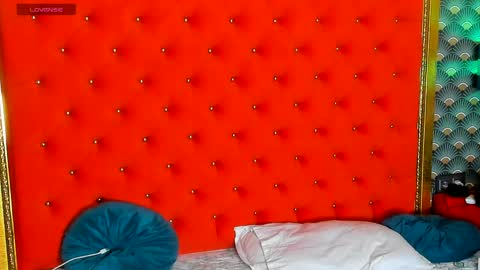 Valerie Val V online show from April 2026 10:46:01 AM