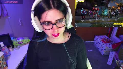 Im Violet online show from December 2024 05:06:01 AM