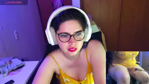 Im Violet online show from December 2024 01:11:02 AM