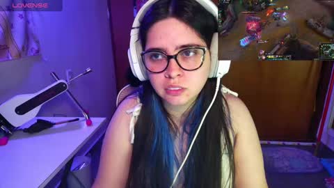 Im Violet online show from February 2025 11:01:02 AM