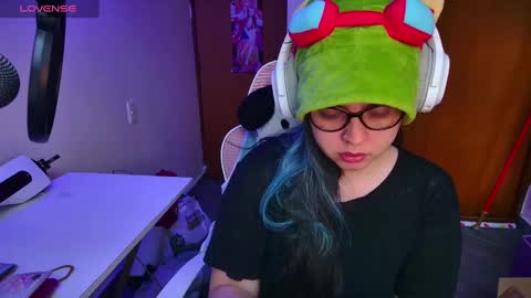 Im Violet online show from March 2025 10:41:02 PM