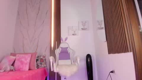 Vallolet Peach  online show from September 2025 11:03:01 AM