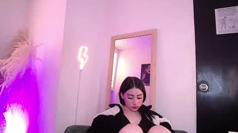 vallolett__ online show from February 2026 11:20:01 PM