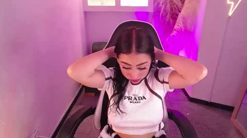 vallolett__ online show from March 2026 07:10:02 PM