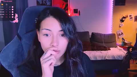 Little Devil online show from October 2025 05:02:02 PM