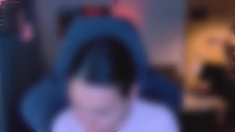 Little Devil online show from November 2025 06:54:01 PM