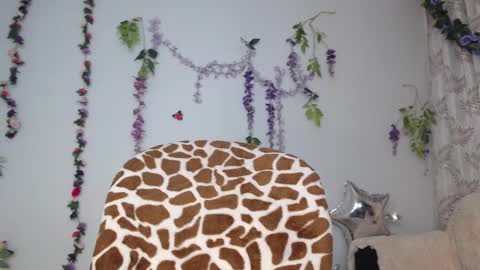 valquiria_sirgun online show from March 2025 03:39:01 PM