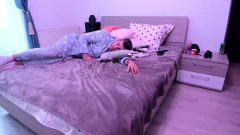 valyvalisimo online show from February 2026 06:25:02 AM