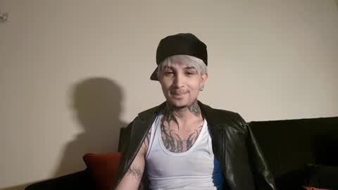 david guzman i model independenthelp me with a thumbs up online show from March 2025 05:21:02 AM