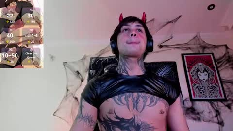 david guzman i model independenthelp me with a thumbs up online show from October 2025 02:56:01 AM