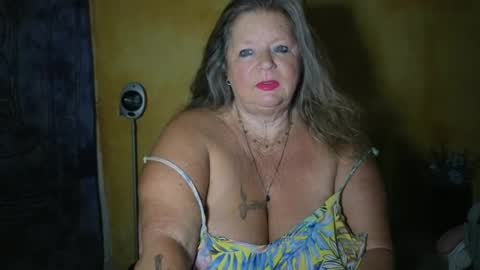 Snapshot of vampwoman chatting on June 2026 05:04:01 AM vampwoman online show from June 2026 05:04:01 AM