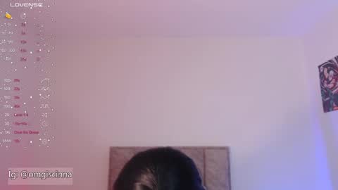 Snapshot of vampy__cinna chatting on January 2025 10:52:02 AM Cinnamon online show from January 2025 10:52:02 AM