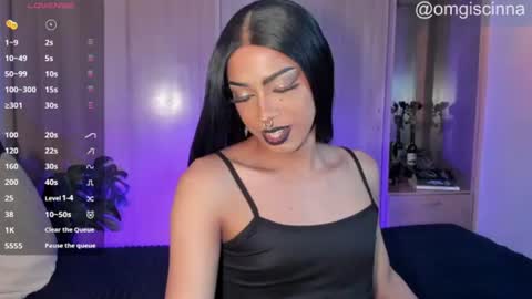 Snapshot of vampy__cinna chatting on July 2026 06:10:02 PM Cinnamon online show from July 2026 06:10:02 PM