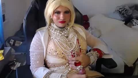 vanesacrossri online show from October 2025 07:42:02 AM