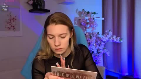 Snapshot of vanessa__lui chatting on February 2026 04:19:02 PM Vanessa online show from February 2026 04:19:02 PM