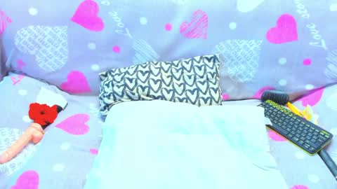 Snapshot of vanessa_florence chatting on May 2026 01:44:01 AM RUSSIAN BARBIE BABE online show from May 2026 01:44:01 AM
