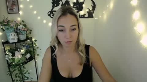 Snapshot of vanessa_joy_ chatting on July 2026 09:29:02 AM Vanessa online show from July 2026 09:29:02 AM