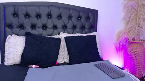 vanessa_mejiia online show from June 2026 08:59:02 PM