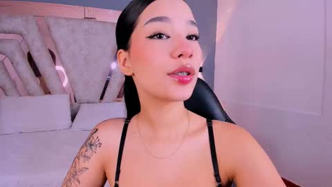 vanessaduval online show from December 2025 04:08:01 AM