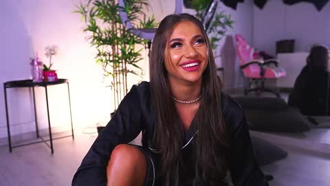 Vanessa Simon online show from February 2025 12:46:02 PM