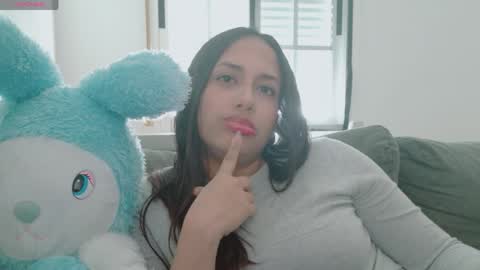 vaniasofia online show from April 2026 04:10:02 PM