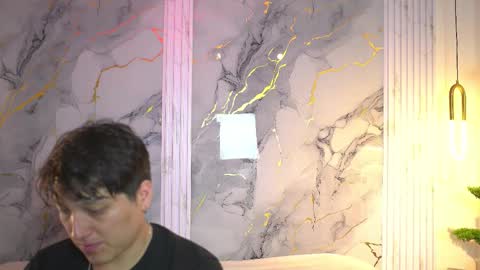 vanilla_hot_ online show from November 2025 01:33:02 PM