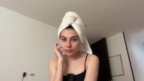 Snapshot of vanilla_velvet chatting on June 2026 01:05:01 AM Annabet online show from June 2026 01:05:01 AM