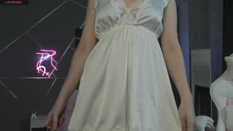 Mia online show from May 2026 08:01:01 AM