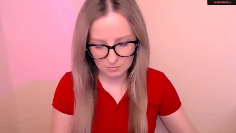 Snapshot of vanillaex_ chatting on April 2026 10:57:02 AM Mia online show from April 2026 10:57:02 AM