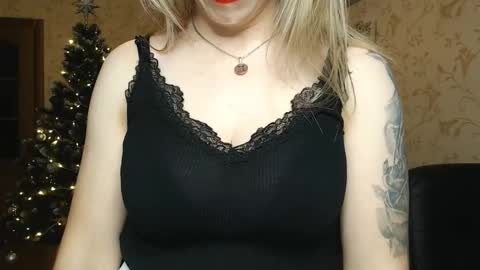 Snapshot of vanillamuffin chatting on December 2024 04:35:02 PM VanillaMuffin online show from December 2024 04:35:02 PM