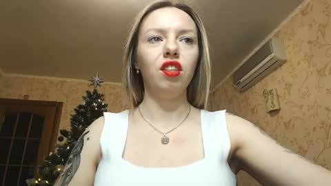 Snapshot of vanillamuffin chatting on January 2025 01:42:02 PM VanillaMuffin online show from January 2025 01:42:02 PM