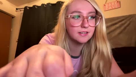 Snapshot of vanillapuddingpie chatting on January 2025 02:17:01 AM vanillapuddingpie online show from January 2025 02:17:01 AM