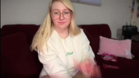 Snapshot of vanillapuddingpie chatting on March 2025 12:37:01 AM vanillapuddingpie online show from March 2025 12:37:01 AM