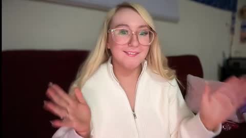 Snapshot of vanillapuddingpie chatting on March 2025 12:40:02 AM vanillapuddingpie online show from March 2025 12:40:02 AM