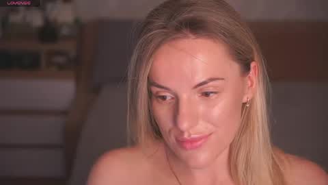 Snapshot of vanille_mystery chatting on June 2026 09:38:01 PM Sophie online show from June 2026 09:38:01 PM