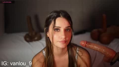 Vanilu online show from November 2025 05:08:02 AM