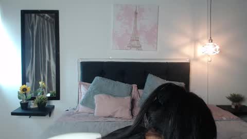 Snapshot of vannesweet_ chatting on December 2024 07:49:02 PM vane online show from December 2024 07:49:02 PM