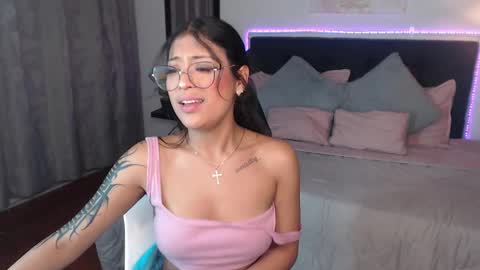 Snapshot of vannesweet_ chatting on December 2024 10:44:02 PM vane online show from December 2024 10:44:02 PM