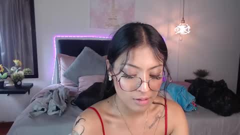 Snapshot of vannesweet_ chatting on December 2024 08:04:02 PM vane online show from December 2024 08:04:02 PM