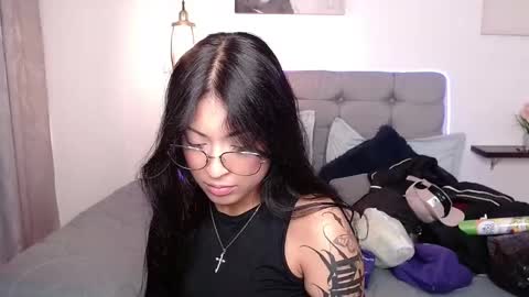 Snapshot of vannesweet_ chatting on January 2025 08:11:01 PM vane online show from January 2025 08:11:01 PM