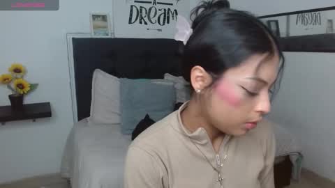 Snapshot of vannesweet_ chatting on October 2025 08:51:02 PM vane online show from October 2025 08:51:02 PM