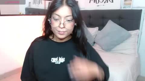 Snapshot of vannesweet_ chatting on October 2025 08:31:02 PM vane online show from October 2025 08:31:02 PM