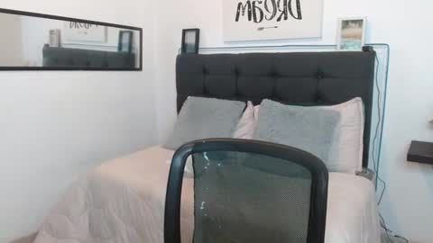 Snapshot of vannesweet_ chatting on November 2025 07:35:02 PM vane online show from November 2025 07:35:02 PM